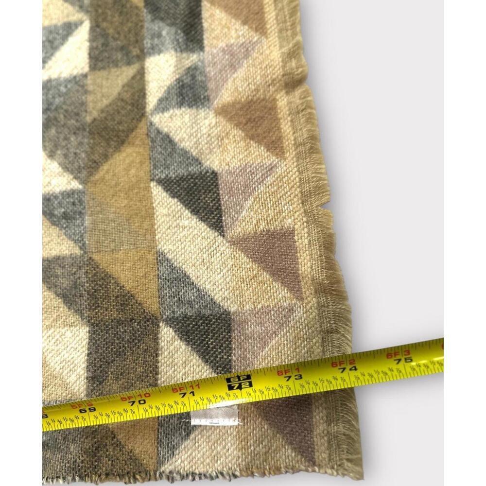 Unbranded Women’s Blanket Scarf Geometric Neutral Multicolor Slight Fringe 70" - Picture 9 of 10